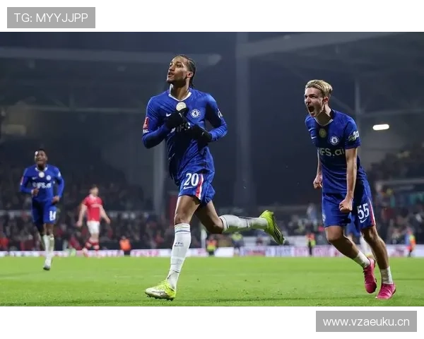 切尔西阵容豪华却体系混乱，问题已逐步反映在战绩与稳定性上