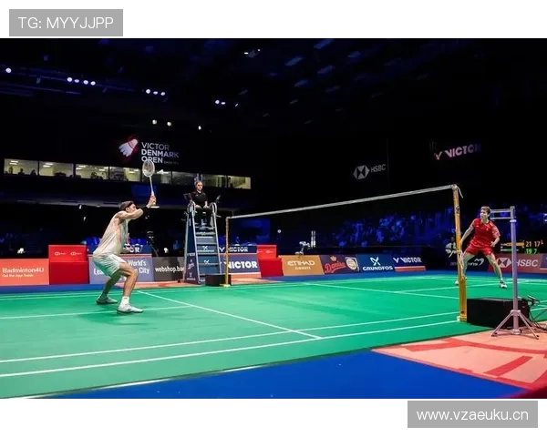 安赛龙家厨房咋这么豪？打羽毛球的里外不像一个档次了！