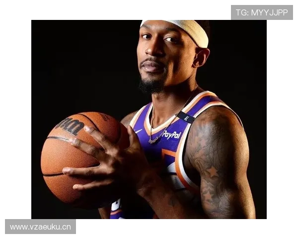 比尔较上季减少单打，加重无球提升外线威胁