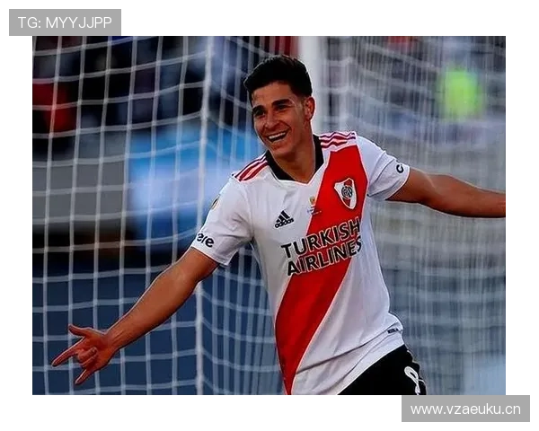 阿尔瓦雷斯在曼城的战术角色与替补定位解析